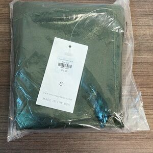 Emily Hsu Designs Forest Shimmer Sneaker Length Legging BNWT Size S